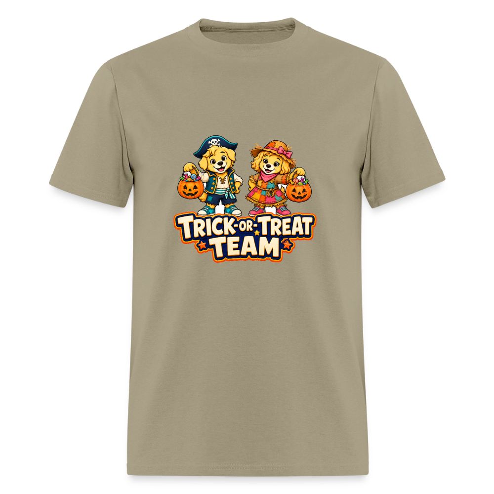Bobby and Bonnie Halloween Trick or Treat Team Men's T-Shirt - khaki